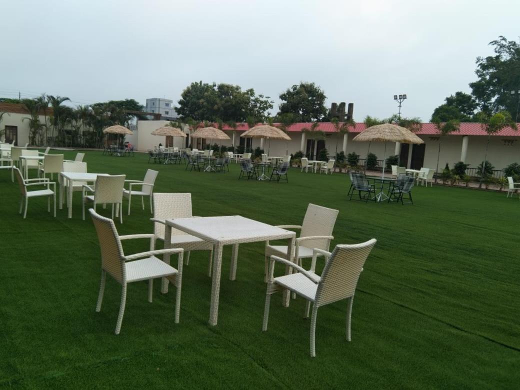 Focus Club And Resort Ranchi Exteriör bild